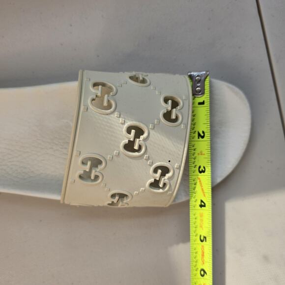 Gucci Slides Shoes Mens Size 6 White GG Logo Embossed Italian Rubber Sandals - Picture 12 of 14